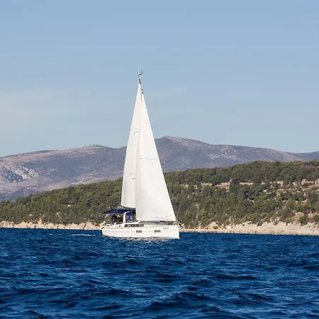 Beneteau Oceanis 38 - Arsen Sailing Boat 보트호텔 *