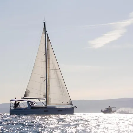 Beneteau Oceanis 38 - Arsen Sailing Boat 보트호텔 스플리트